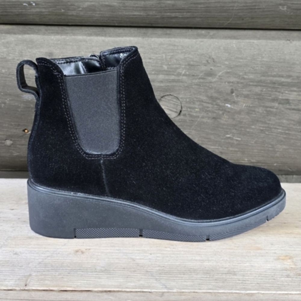 Aqua College Loretta, Waterproof, Platform, Comfort Wedge Bootie 6.5M